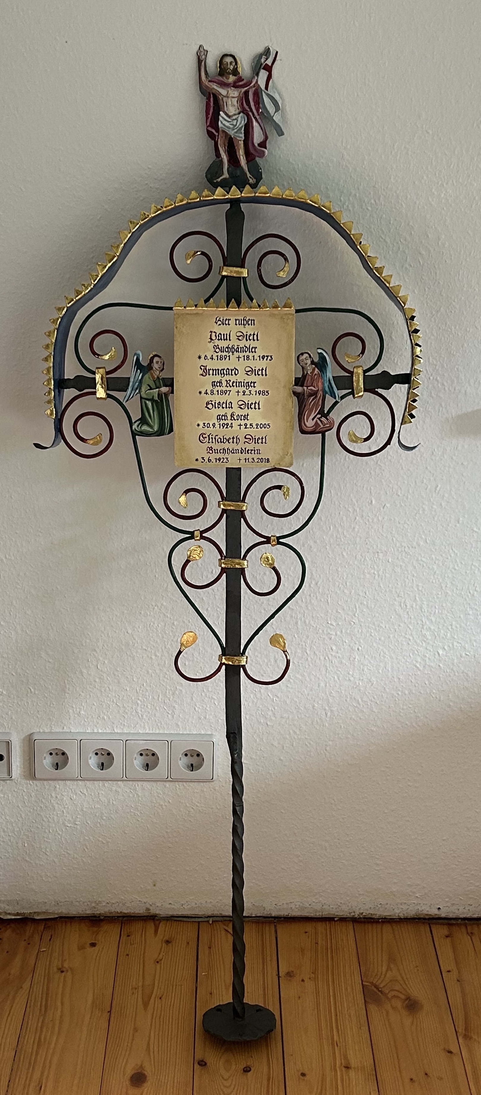 Restauration Grabkreuz - ganzes Kreuz