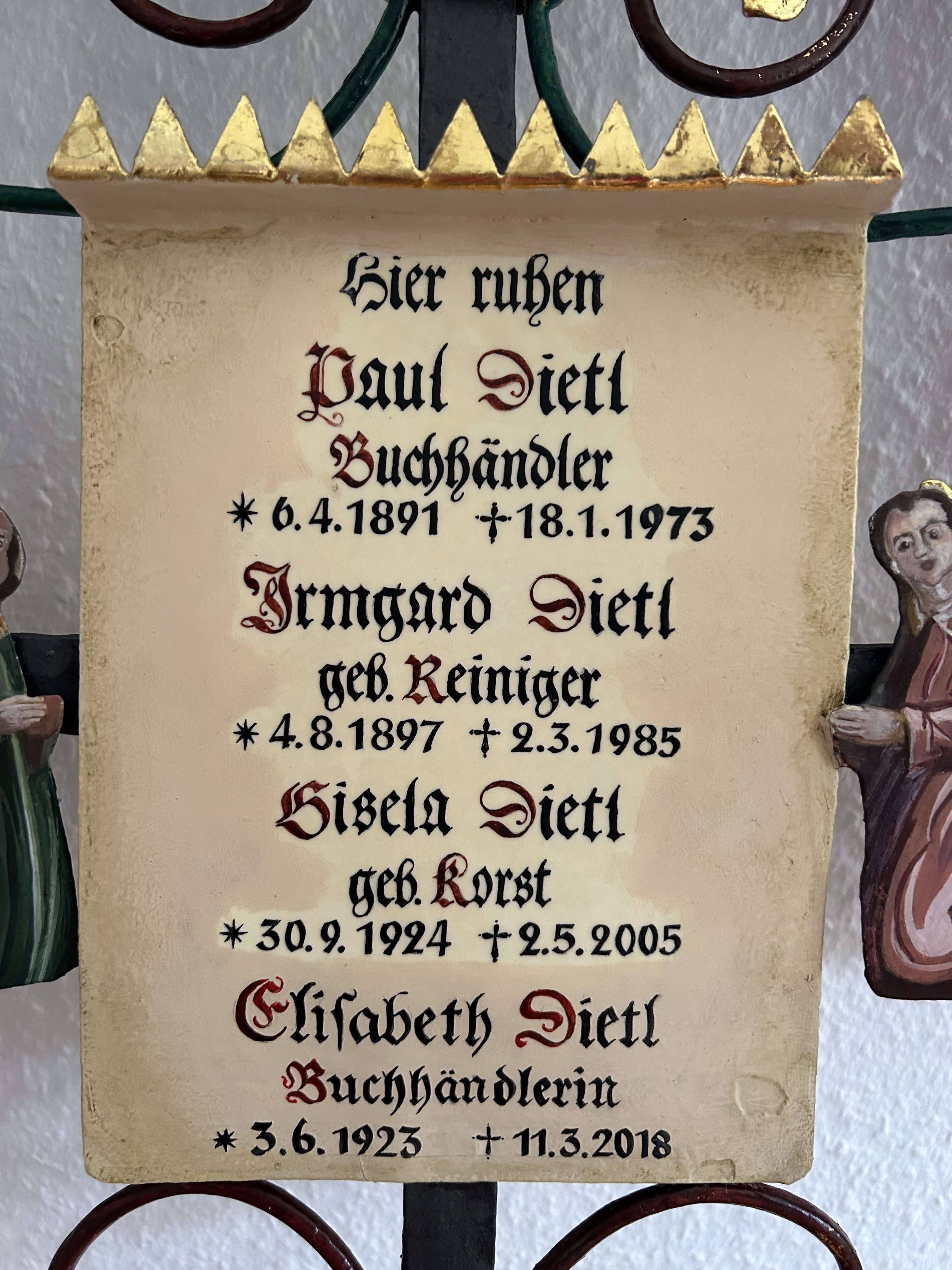 Restauration Grabkreuz - Schrift neu