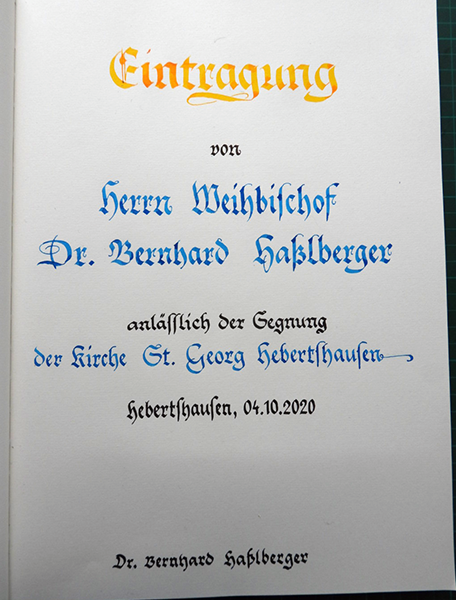 Eintrag Goldenes Buch Hebertshausen, Weihbischof Dr. Hasslberger, Federschrift, Kalligrafie