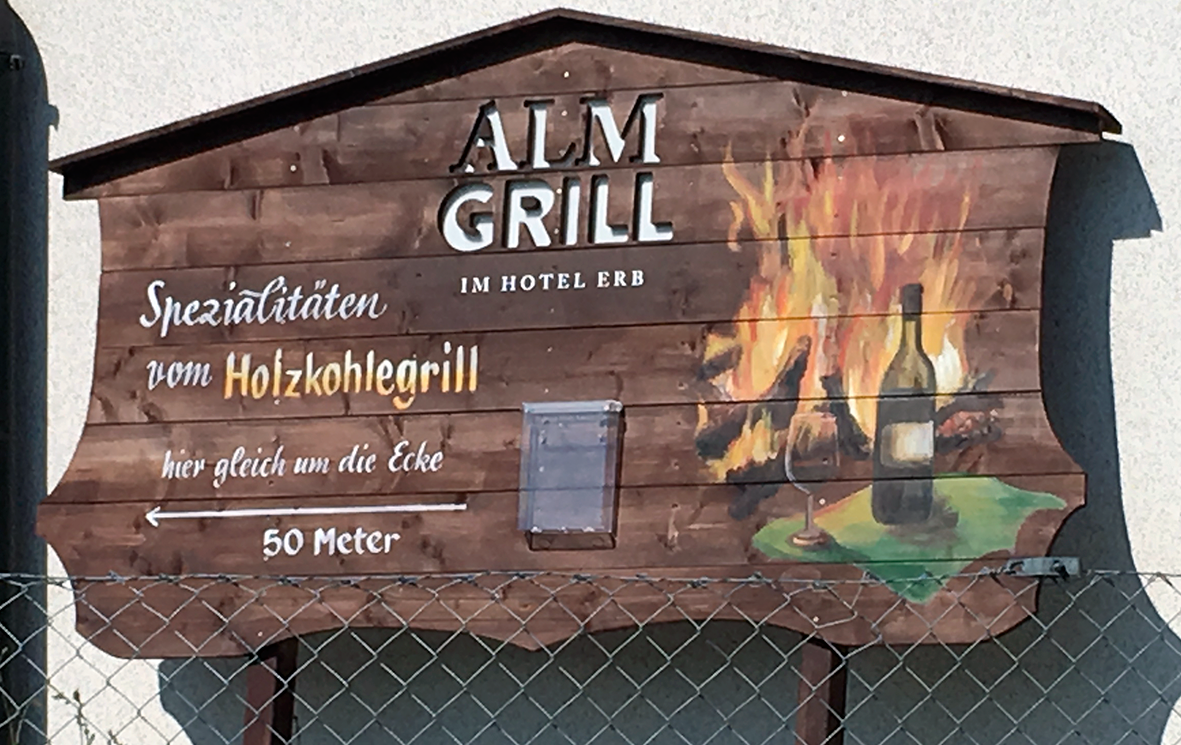 Holzschild mit hinterleuchtetem Logo, Malerei und Pinselschrift, handgefertigt